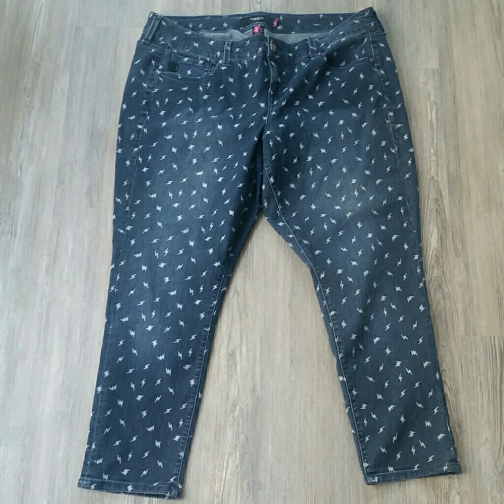 Torrid denim jeans with lighting bolts - Picture 2 of 5
